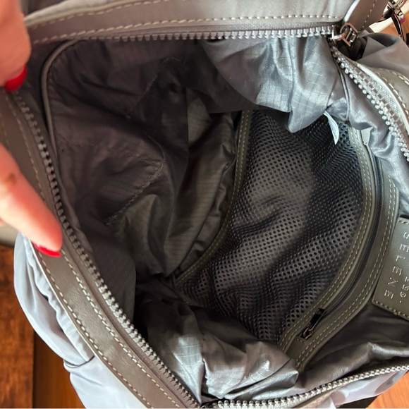 New 🆕 SOL AND SELENE Stylish Crossbody or Shoulder Handbag 👜 - Picture 6 of 9